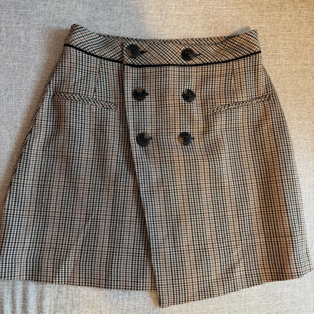 🛍️ Zara Checkered Mini Skirt with Button Accents